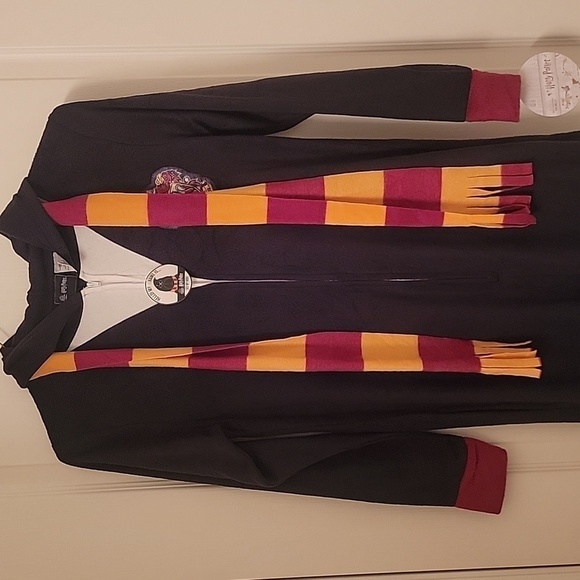Official Harry Potter Gryffindor Onesie Pajama, Size XS, NWT! - Picture 1 of 12